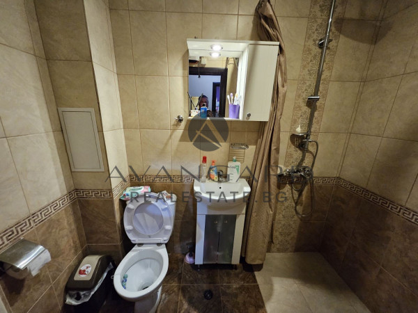 Двустаен с възможност за закупуване на паркомясто !