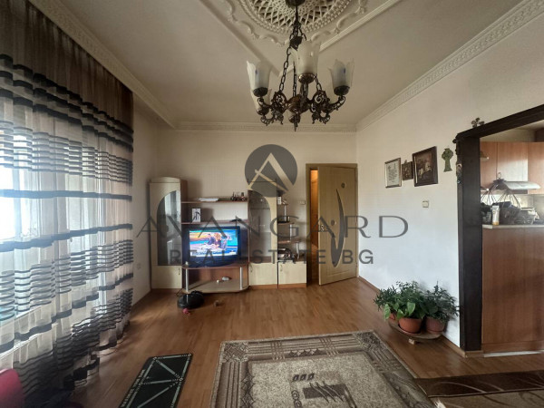 A renovated two -bedroom apartment to Kaufland