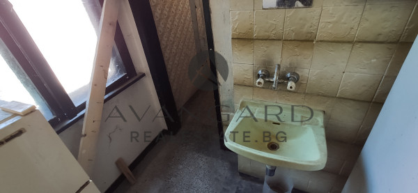Floor of house / garage / basement