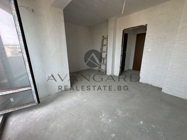 ПРОСТОРЕН ТРИСТАЕН / ТОП ЛОКАЦИЯ / НОВА СГРАДА