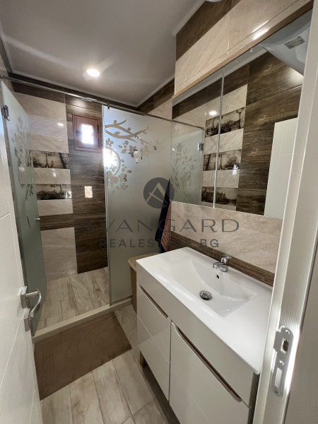 LUXURIOUSLY FURNISHED MULTI-ROOM APARTMENT