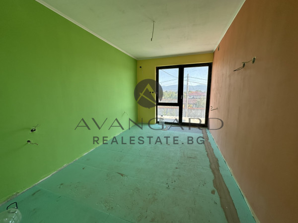 Две Къщи с Двор с.Костиево