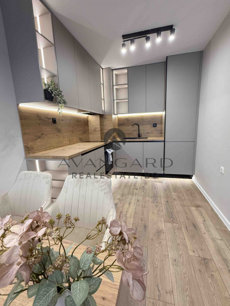 ТРИСТАЕН АПАРТАМЕНТ/ ОБЗАВЕДЕН/ КЪРШИЯКА