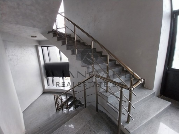 АКТ 16! Тристаен апартамент С 34 кв.м. ХОЛ / Мол Пловдив