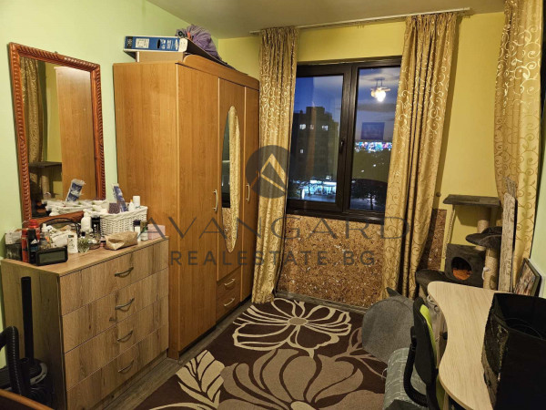 Двустаен с възможност за закупуване на паркомясто !