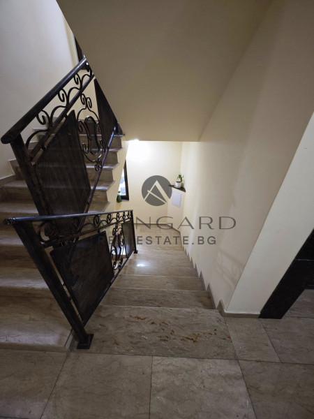 One -bedroom apartment with a tenant to UHT