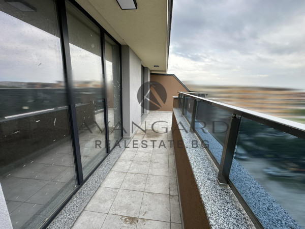 One -bedroom in front of Act16 / Lauta Park