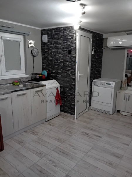 ONE BEDROOM FURNISHED! JUDGE!