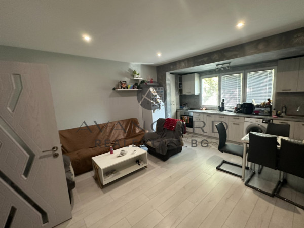 FOUR-ROOM APARTMENT WITH READY TENANTS!