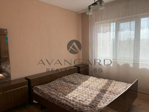 THREE BEDROOM FURNISHED! REAL SQUARE! SUNRISE