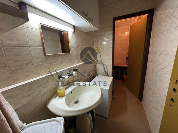Spacious two -bedroom with four separate rooms / real square footage / south exposure / center