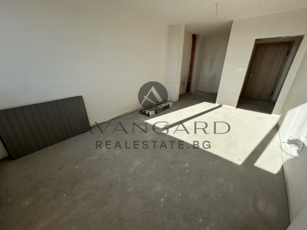 Тристаен СЪДИЙСКИ