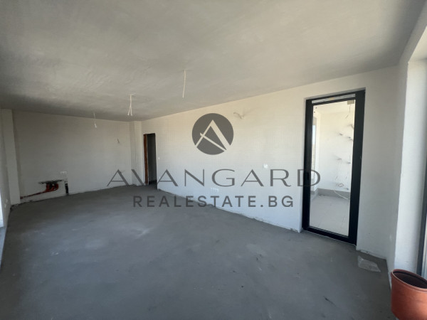 Three-room apartment / Karshiyaka