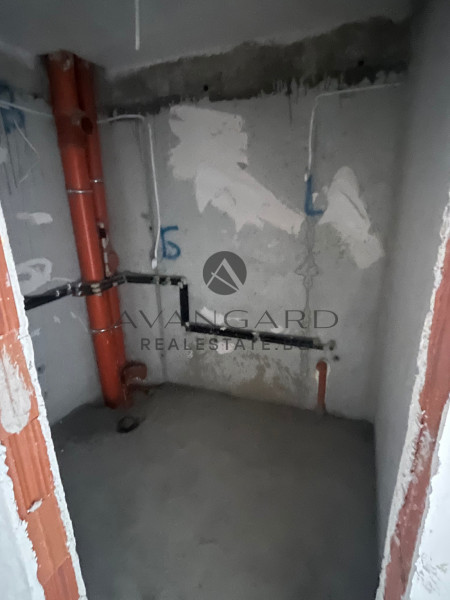 One -bedroom apartment with south exposure to Act 16