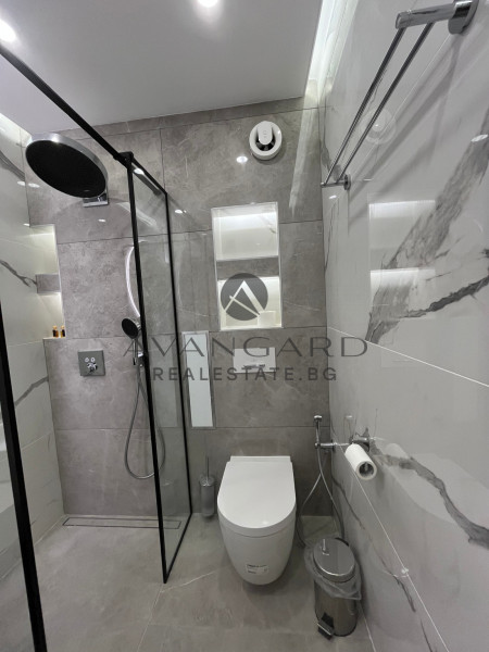 Luxuriously furnished turnkey two -bedroom apartment/ Smirnenski