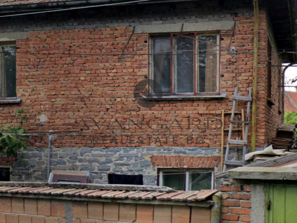 DOUBLE-STOREY HOUSE/FIRST