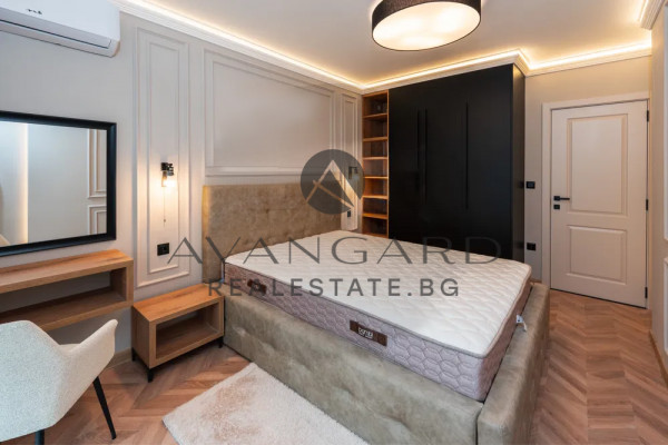 LUXURY TWO-ROOM APARTMENT WITH PARKING SPACE