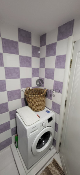 CENTRAL STATION! THREE BEDROOM FURNISHED!