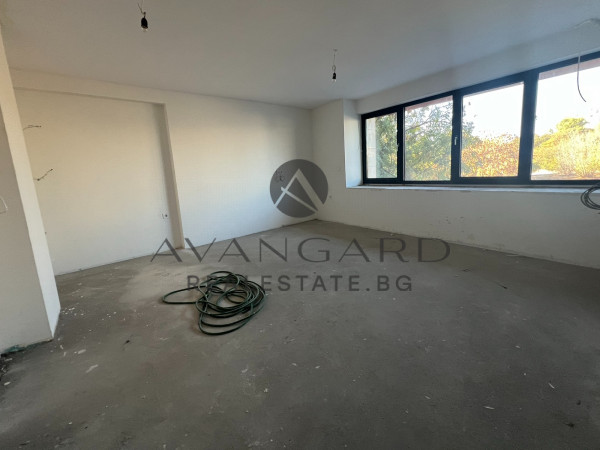 Three-room apartment with deed 16 next to St.Petersburg building