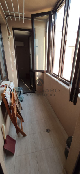 ТРИСТАЕН ОБЗАВЕДЕН / ЮЖНО ИЗЛОЖЕНИЕ / ВЪЗМОЖНОСТ ЗА ЗАКУПУВАНЕ НА ПАРКОМЯСТО