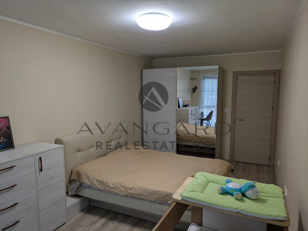 A three -bedroom furnished! Smirnenski!