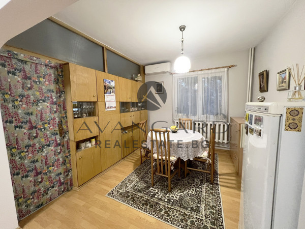 Three-room apartment next to the POLYCLINIC