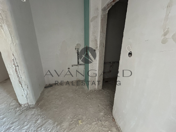 ИЗГОДНО! Едностаен С ПАРКОМЯСТО