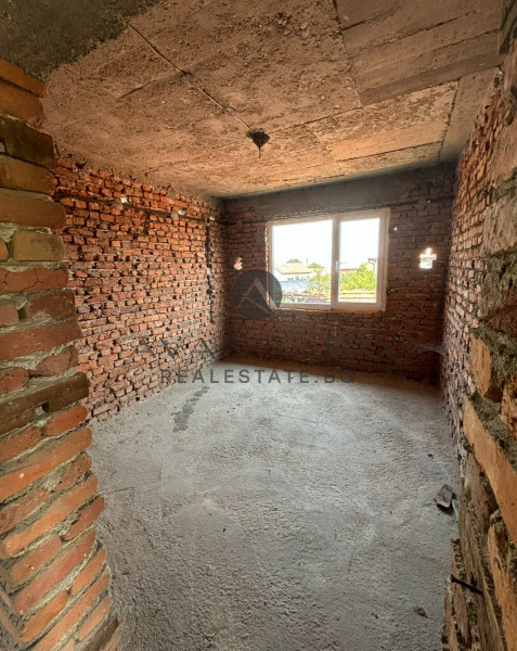 Two -storey house with a yard in the village of Kalekovets!