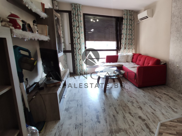 Three -bedroom furnished / south exposure / opportunity to buy a parking space