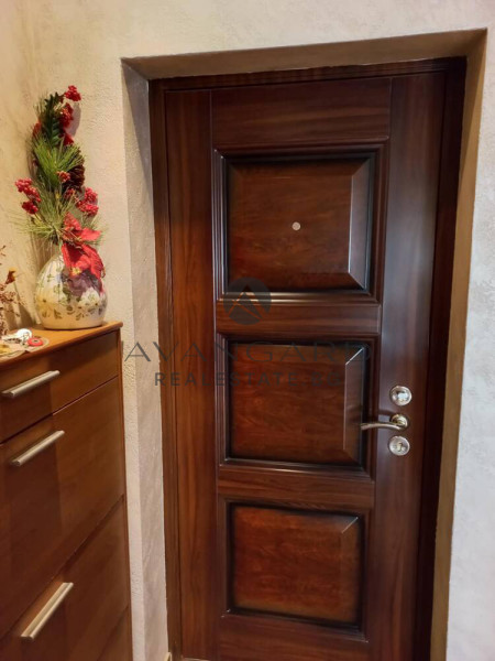 Three -bedroom with parking space + Studio Kamenitsa 2