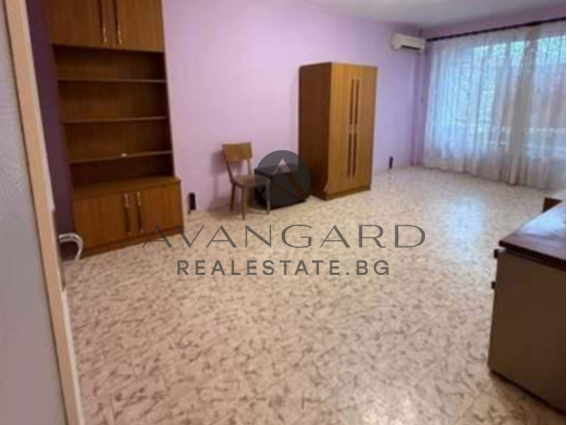 Two bedroom with three separate rooms next to Camel