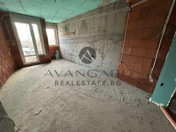 Three-room NEW BUILDING NOVOTELA