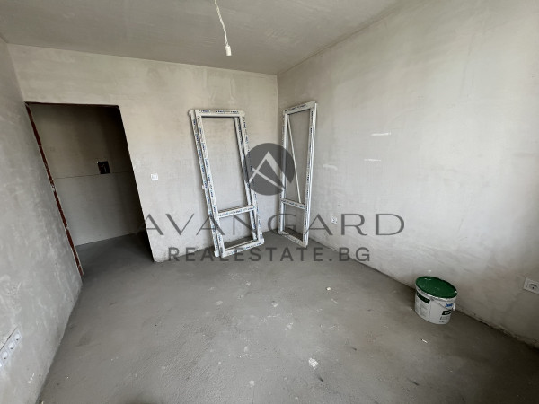Spacious three -bedroom in front of Act 14 South