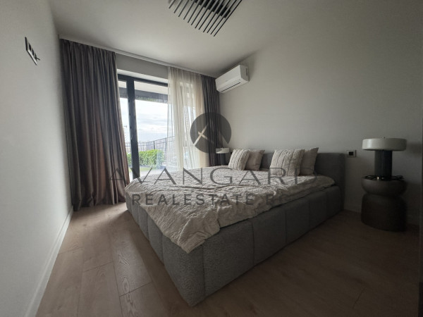 THREE-ROOM APARTMENT WITH ACT 16 WITH COURTYARD