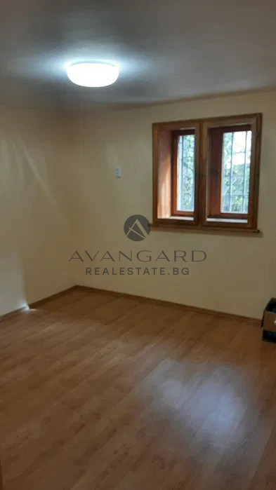 TWO BEDROOM / THREE SEPARATE ROOMS / HOUSE 2!