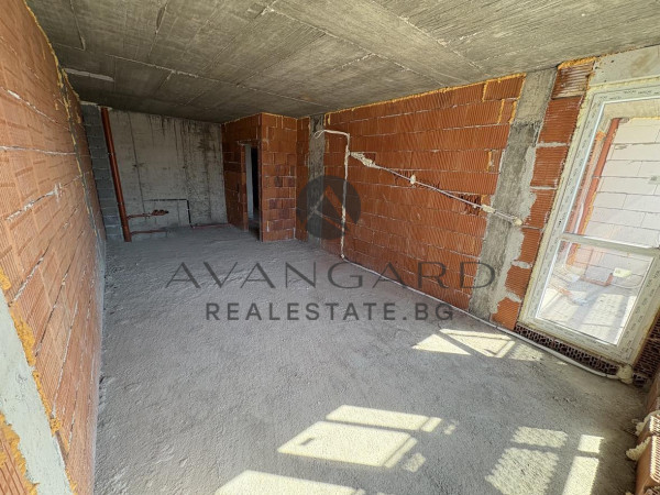 Two bedroom with parking space! Southern