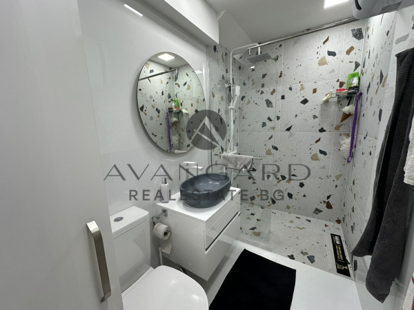 Luxury maisonette! Center!