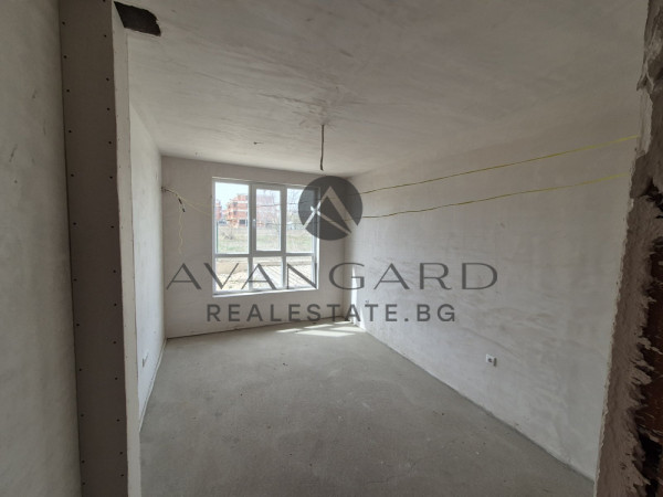 Two -bedroom apartment with yard / Kyuchuk Paris