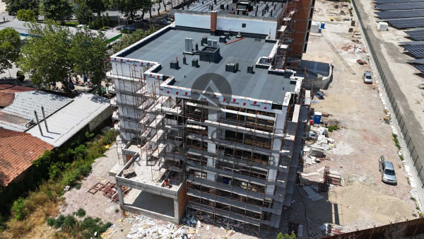 New luxury building / Gladno Pole