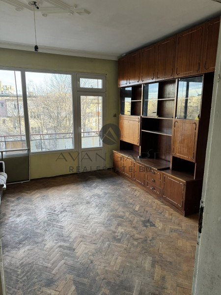 Three-room REAL SQUARE AREA
