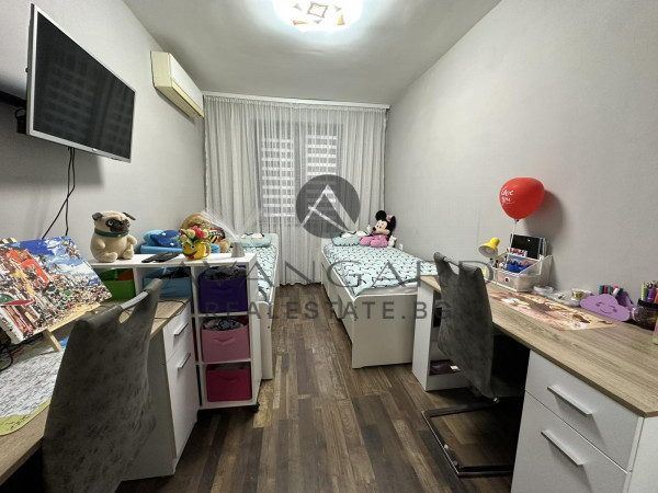 Two -bedroom/communicative place/south!
