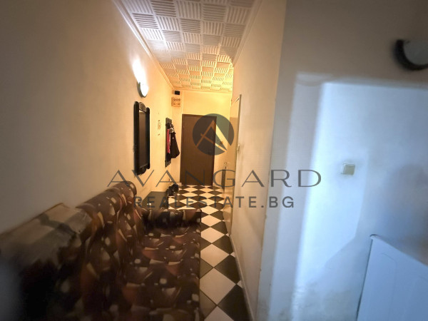 Three-room REAL SQUARE SQUARE POST OFFICE