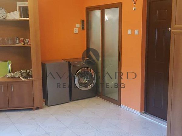 One bed! Top location!