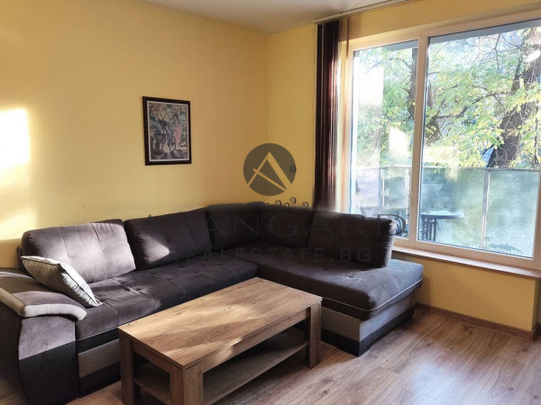 ДВУСТАЕН ОБЗАВЕДЕН /  Кючук Париж