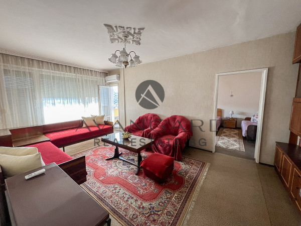 ДВУСТАЕН С ТРИ ОТДЕЛНИ СТАИ ДО  БЕЛИТЕ БРЕЗИ