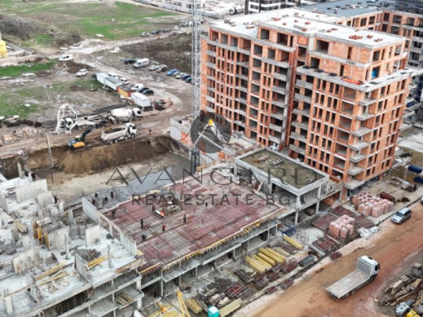 One bedroom in front of act 14