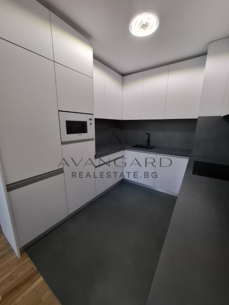 Четиристаен апартамент Център Изток