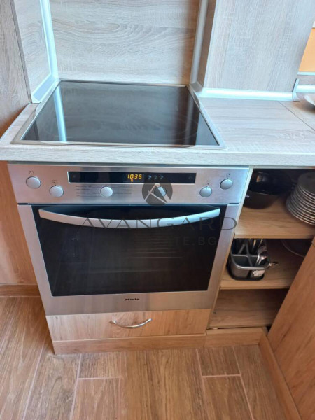 Three -bedroom with parking space + Studio Kamenitsa 2