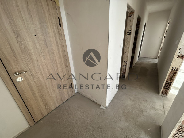 Тристаен СЪДИЙСКИ