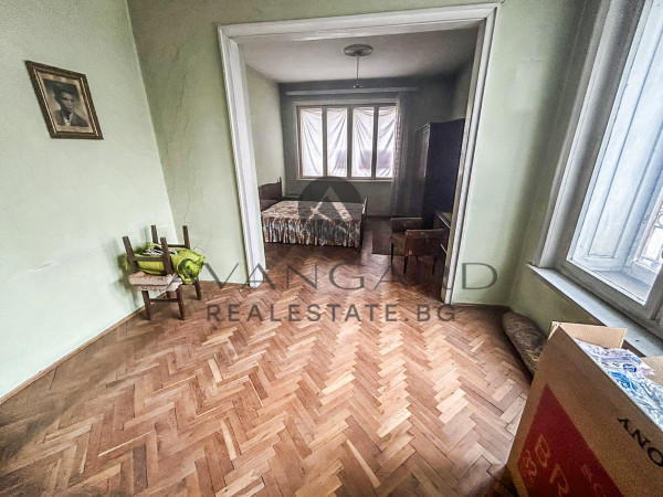 Тристаен С ПАРКОМЯСТО ВОЕННА БОЛНИЦА